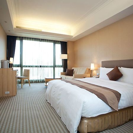 Justwin Grand Hotel Tainan Eksteriør bilde